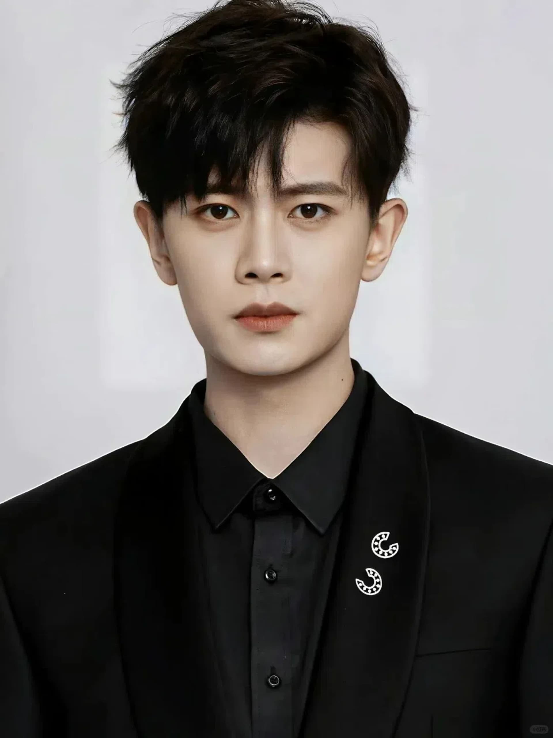 Jialun Ren